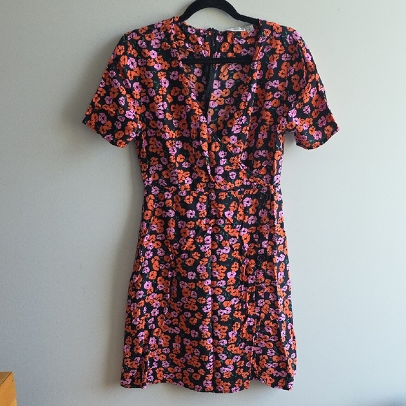 2/$20 La Classe Couture - Floral Short Sleeve Faux Wrap Dress - Size Small - Picture 1 of 4
